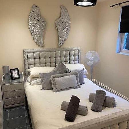 Ferienwohnung Flat 3 Meadow View Cozy Getaway Hurst Exterior foto