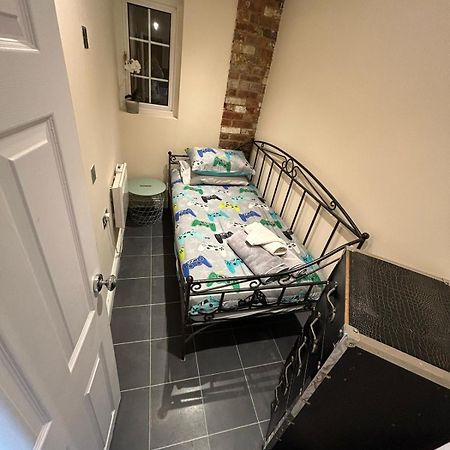 Ferienwohnung Flat 3 Meadow View Cozy Getaway Hurst Exterior foto