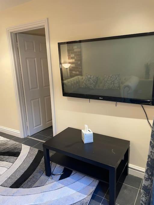 Ferienwohnung Flat 3 Meadow View Cozy Getaway Hurst Exterior foto